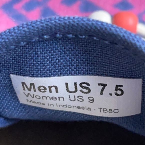 Vans Multi-Color Lace Up Shoes - Picture 13 of 13